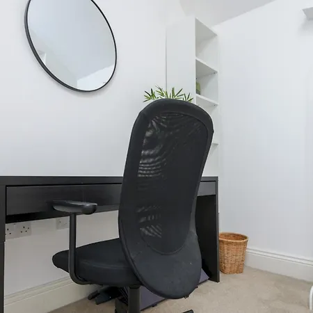 Pass The Keys Old School House - Luxury Family Xmas - Pool Table