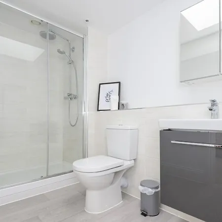 Pass The Keys Old School House - Luxury Family Xmas - Pool Table