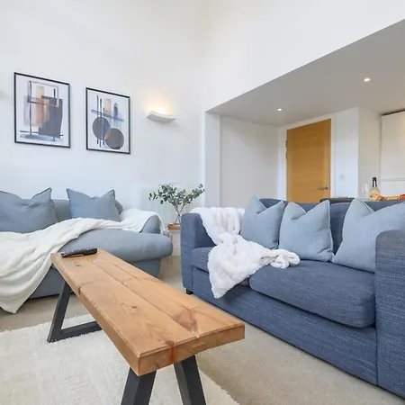 Apartment Pass The Keys Old School House - Luxury Family Xmas - Pool Table *