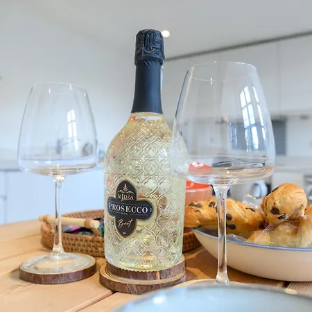 Pass The Keys Old School House - Luxury Family Xmas - Pool Table *