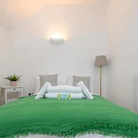 Pass The Keys Old School House - Luxury Family Xmas - Pool Table Лідс