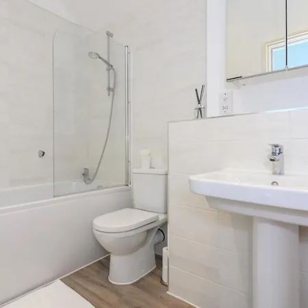 Pass The Keys Old School House - Luxury Family Xmas - Pool Table * Лідс