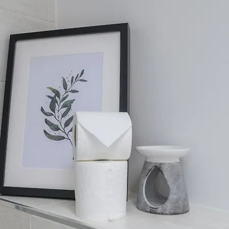 Pass The Keys Old School House - Luxury Family Xmas - Pool Table Apartment Leeds (West Yorkshire)