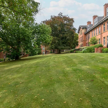 Pass The Keys Old School House - Luxury Family Xmas - Pool Table Лідс