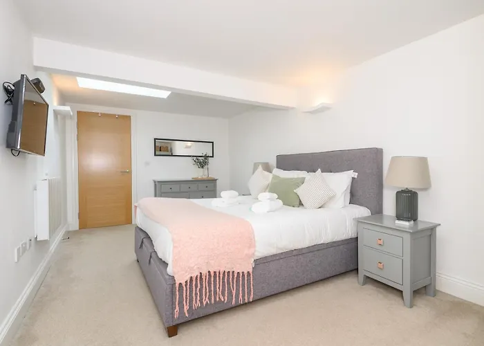 Pass The Keys Old School House - Luxury Family Xmas - Pool Table 利兹