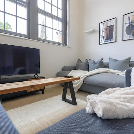 Daire Pass The Keys Old School House - Luxury Family Xmas - Pool Table Leeds (West Yorkshire)