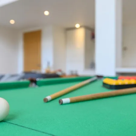 Pass The Keys Old School House - Luxury Family Xmas - Pool Table Daire *