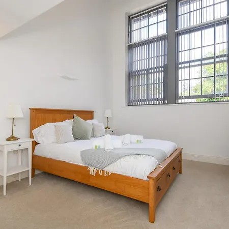 Pass The Keys Old School House - Luxury Family Xmas - Pool Table Daire