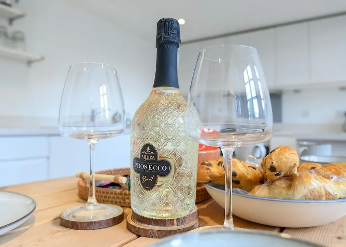 Pass The Keys Old School House - Luxury Family Xmas - Pool Table *