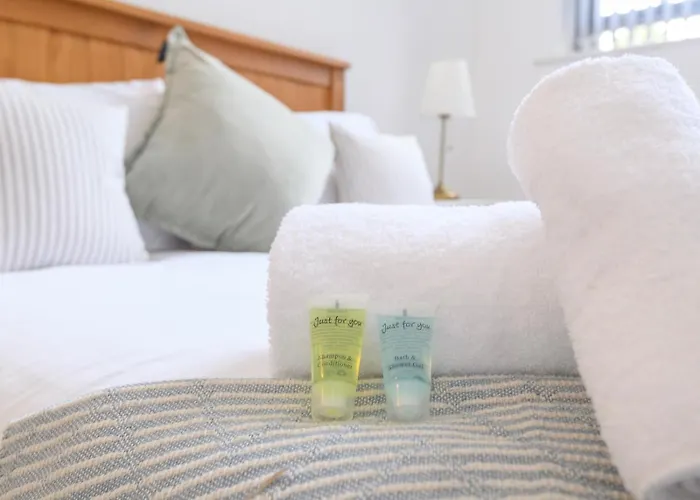 Pass The Keys Old School House - Luxury Family Xmas - Pool Table * Лідс