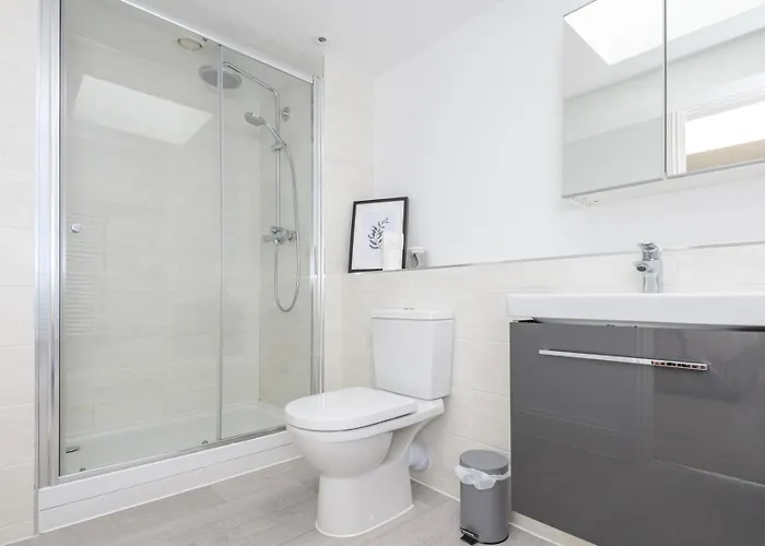 Pass The Keys Old School House - Luxury Family Xmas - Pool Table