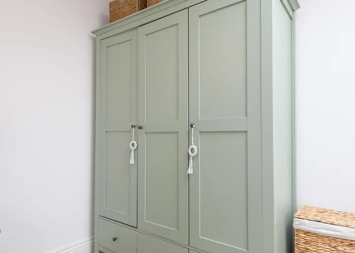 Pass The Keys Old School House - Luxury Family Xmas - Pool Table *