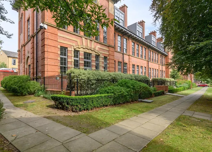 Pass The Keys Old School House - Luxury Family Xmas - Pool Table Апартаменти Лідс